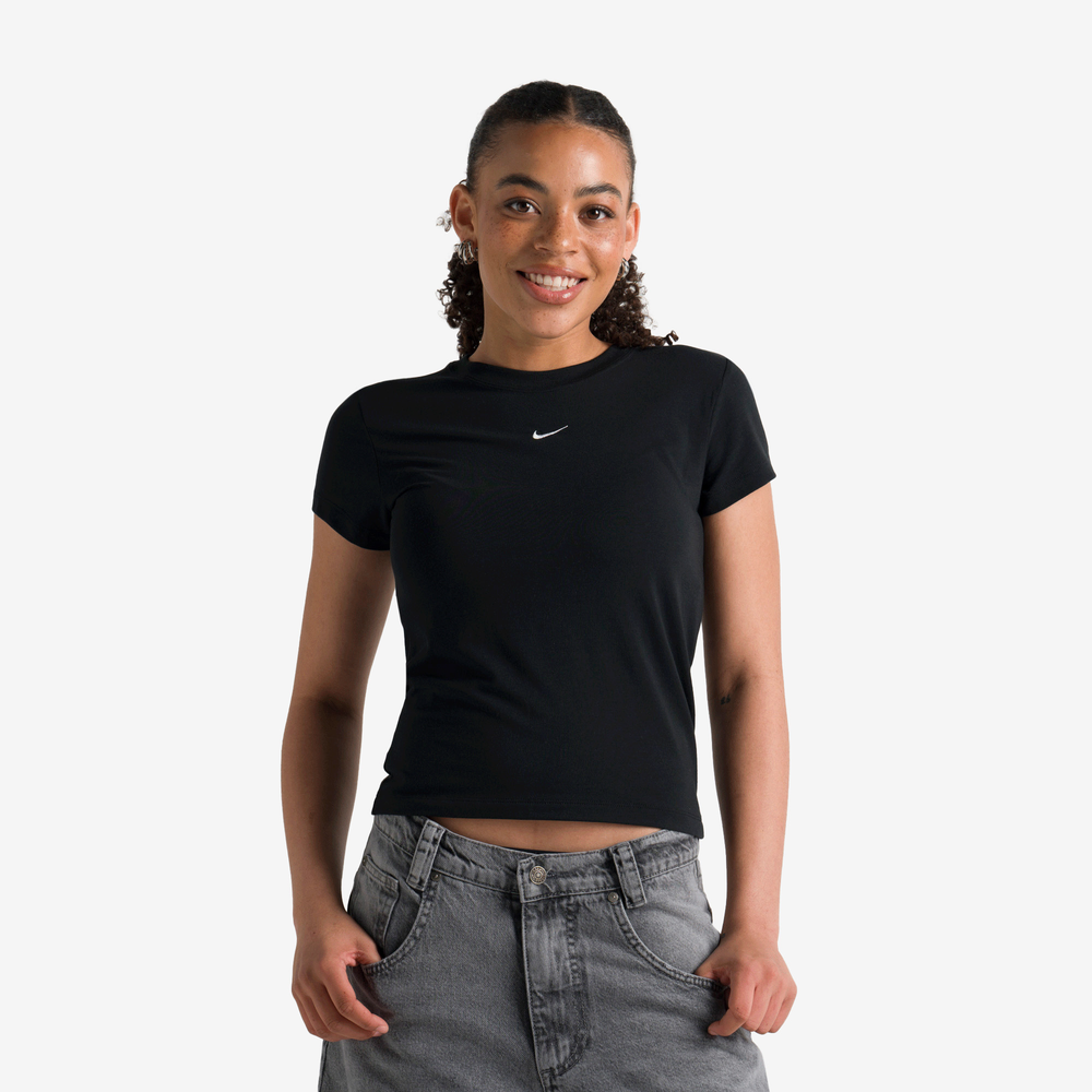 Nike Sportswear Women's T-Shirt - Black (5)