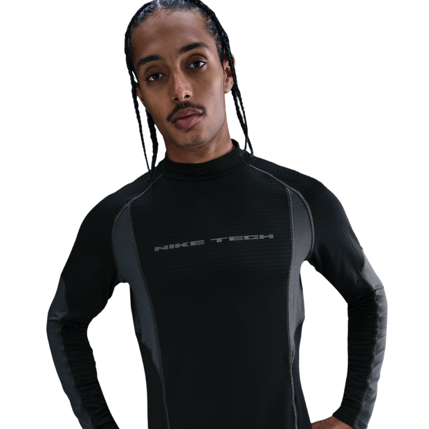 Nike Tech T-Shirts - Black