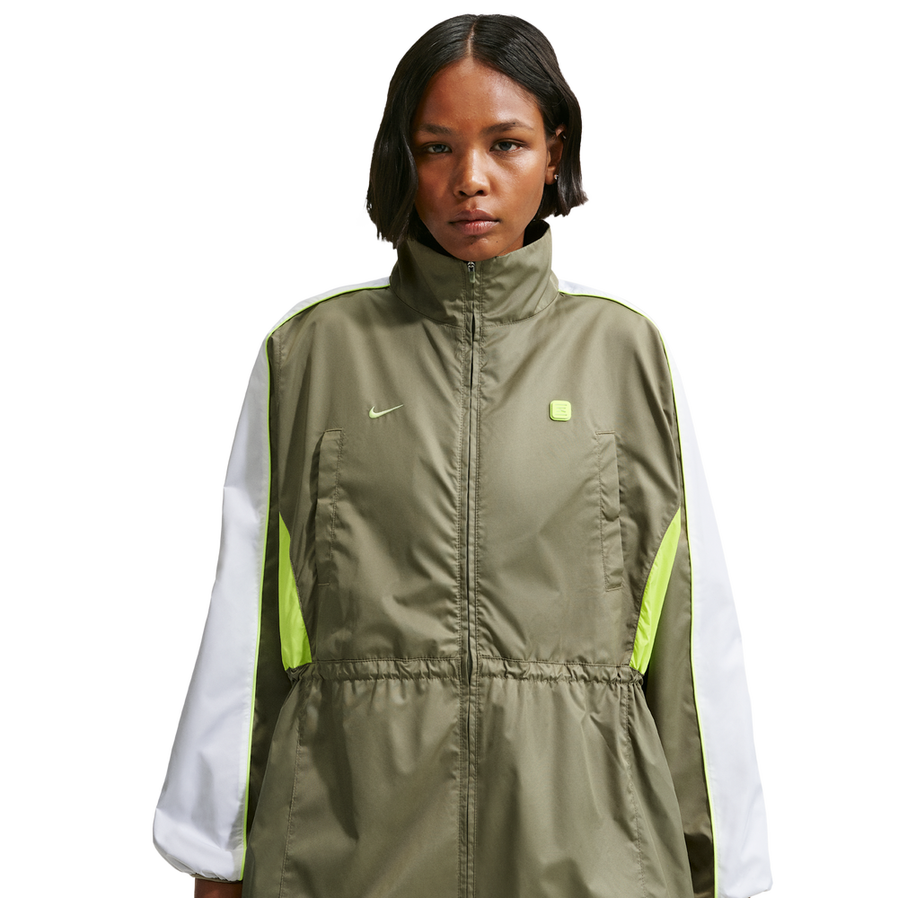 Nike Sportswear Women's Jacket - Green