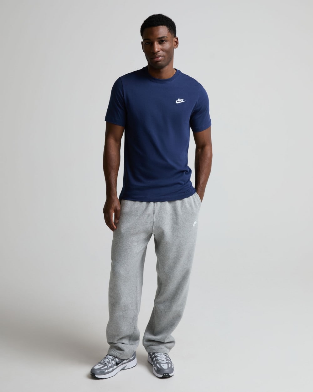 Nike Men's Club T-Shirt - Navy