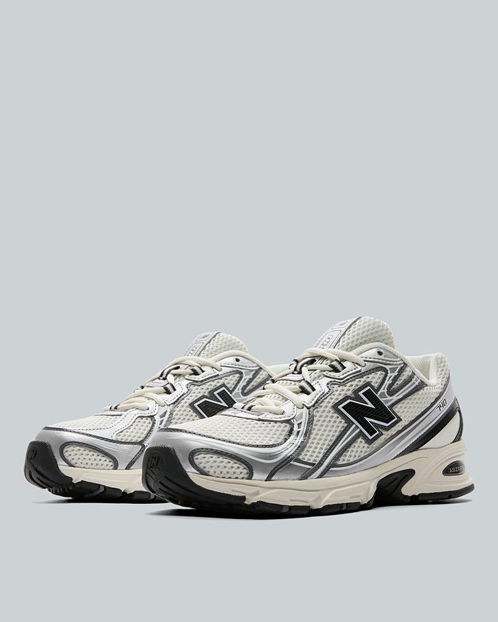 New Balance Men's 740 Trainer - Sea Salt/Black