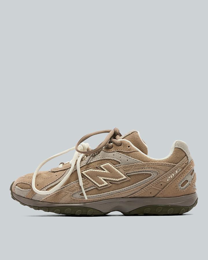 New Balance Women's 204L Trainer - Mushroom
