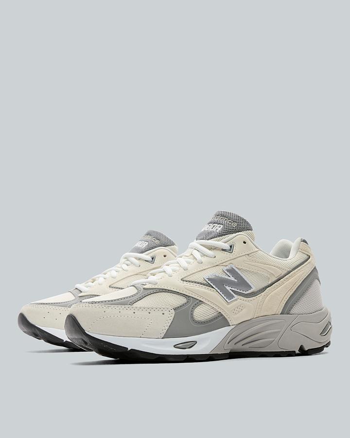 New Balance Men's 880R Trainer - Sea Salt/Slate Grey/White