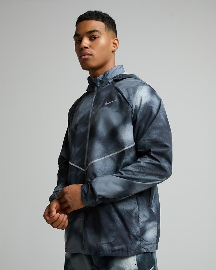 Nike Men's Miler AOP Jacket - Black/Smoke Grey/Reflective Silver