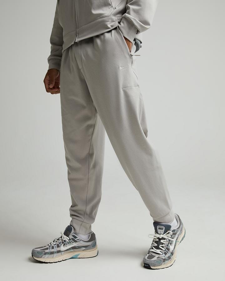 Nike Men's Primary NanoKnit Dri-FIT UV Protection Jogger - Moon Particle/College Grey/Heather