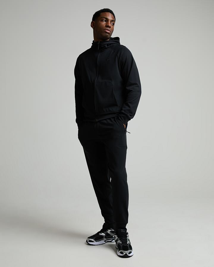 Nike Men's Primary NanoKnit Dri-FIT UV Protection Jogger - Black
