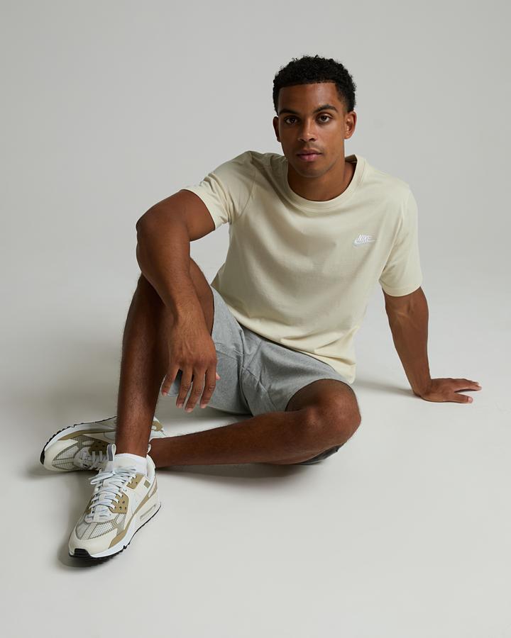 Nike Men's Club T-Shirt - Light Khaki
