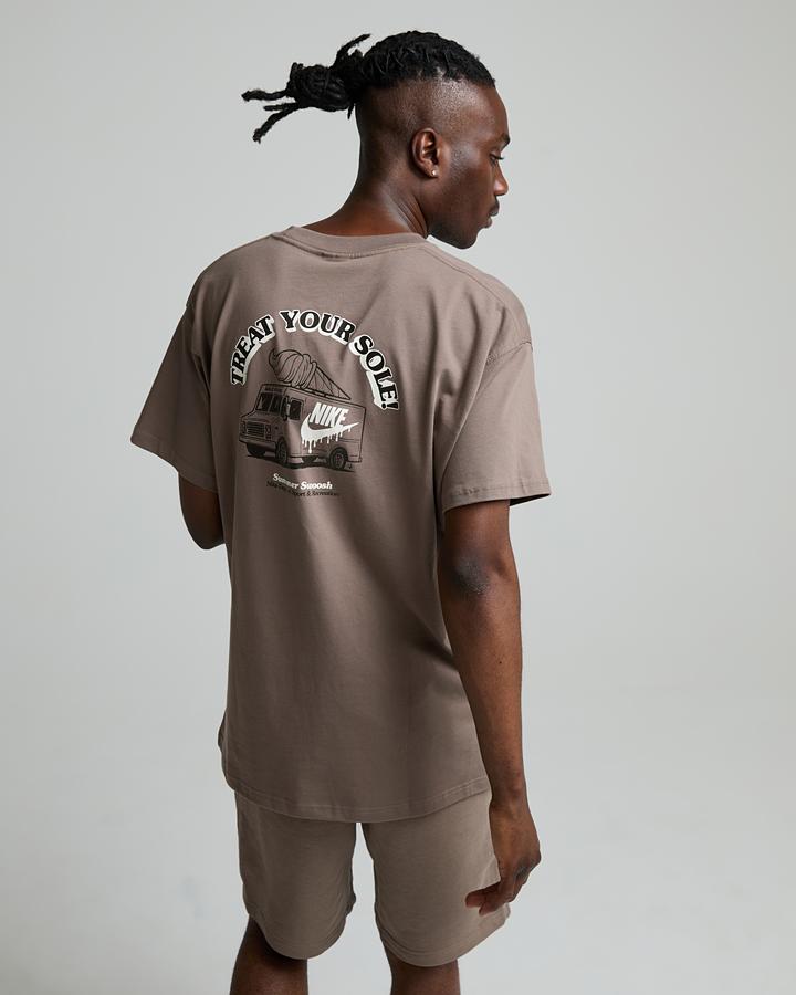 Nike Men's Treat Your Sole T-Shirt - Mink Brown