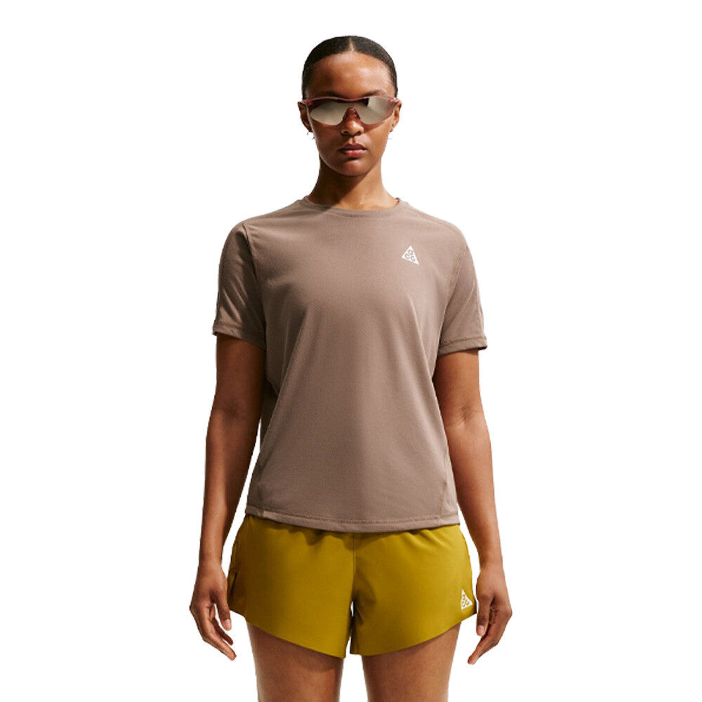 Nike ACG Dri-FIT Women's Running T-Shirt - Mink Brown/Summit White
