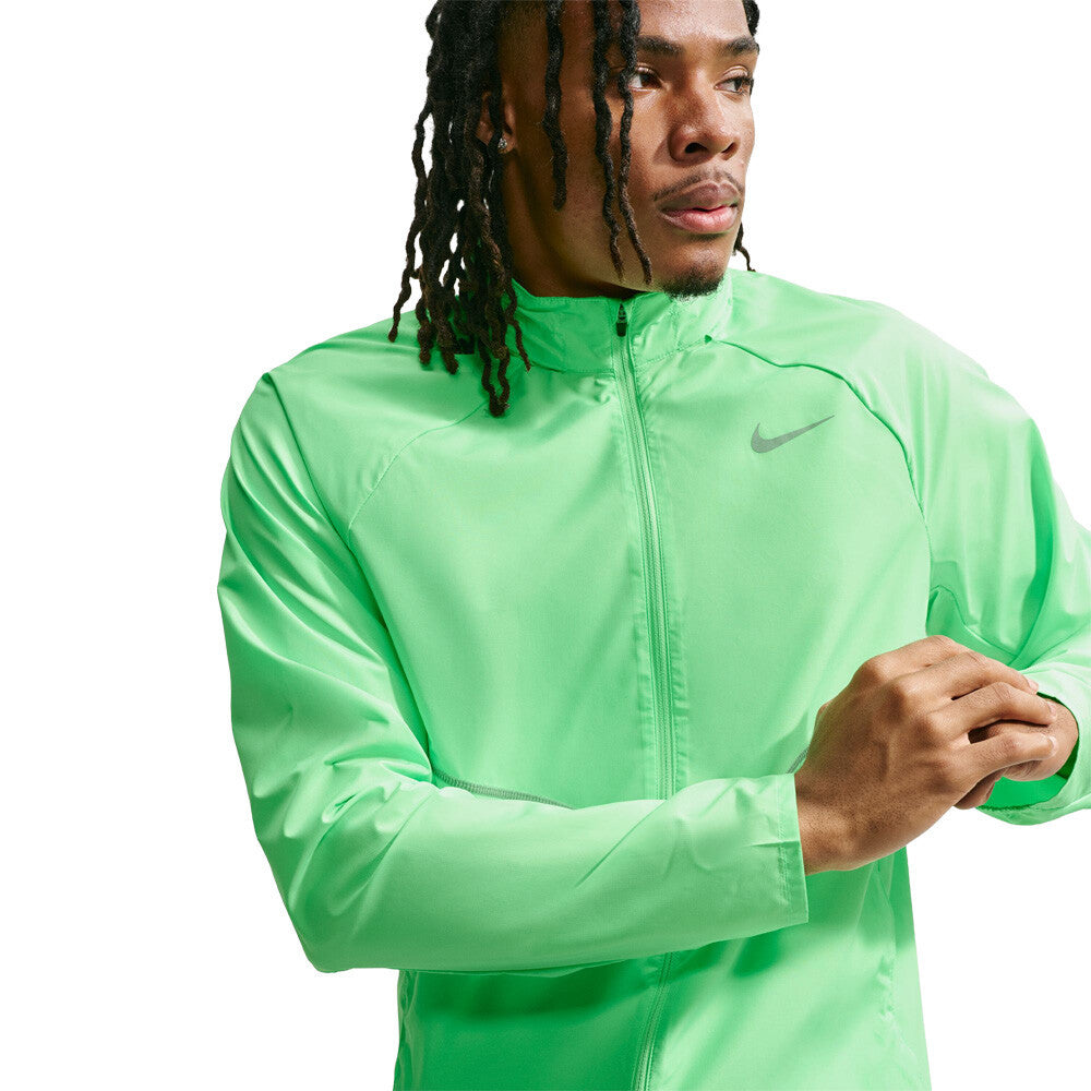 Nike Miler Repel UV Hooded Men's Running Jacket - Illusion Green/Illusion Green