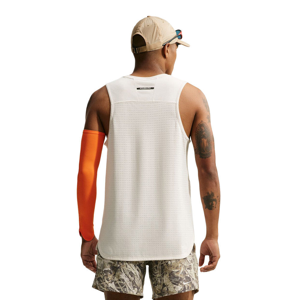 Nike ACG Dri-FIT ADV Solar Chase Men's Trail Running Vest - Light Orewood Brown/Light Orewood Brown/Summit White