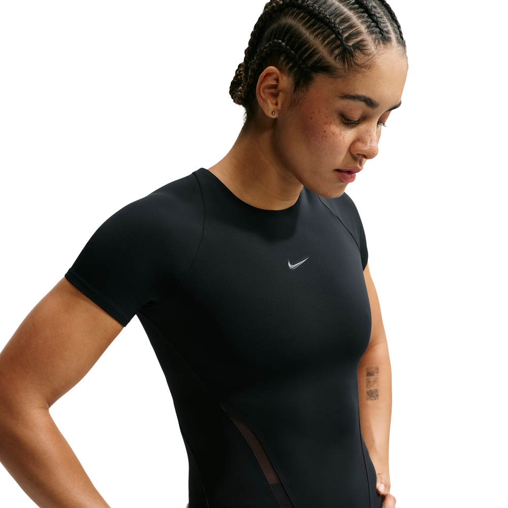 Nike Universa Mesh Short-sleeve Women's T-Shirt - Black