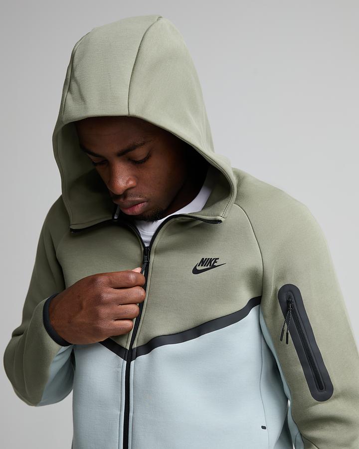 Nike Men's Tech Fleece Windrunner Hoodie - Silver Sage/Light Pumice
