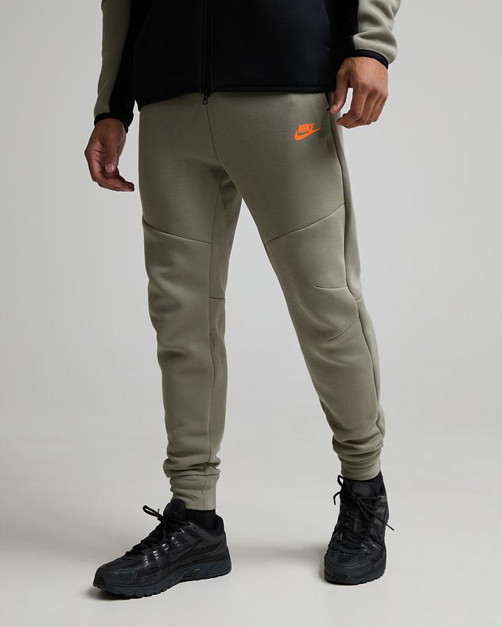 Nike Men's Tech Fleece Jogger - Light Army/Black/Total Orange