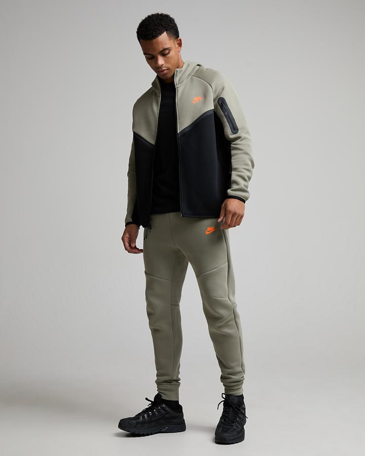 Nike Men's Tech Fleece Jogger - Light Army/Black/Total Orange