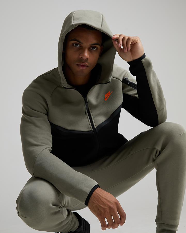 Nike Men's Tech Fleece Windrunner Hoodie - Light Army/Black/Total Orange