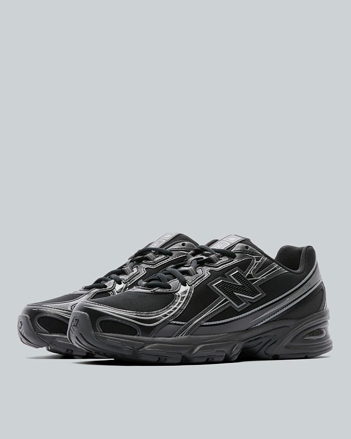 New Balance Men's 740 Trainer - Black/Cement Grey/Charcoal