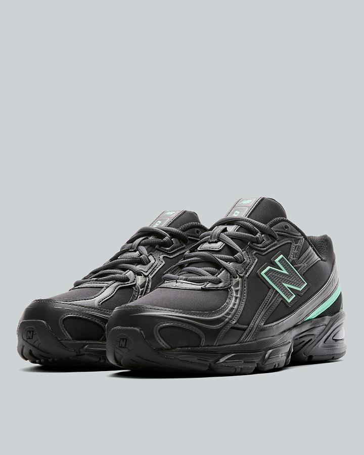 New Balance Men's 740 Trainer - Black/Dark Grey/Bright Mint