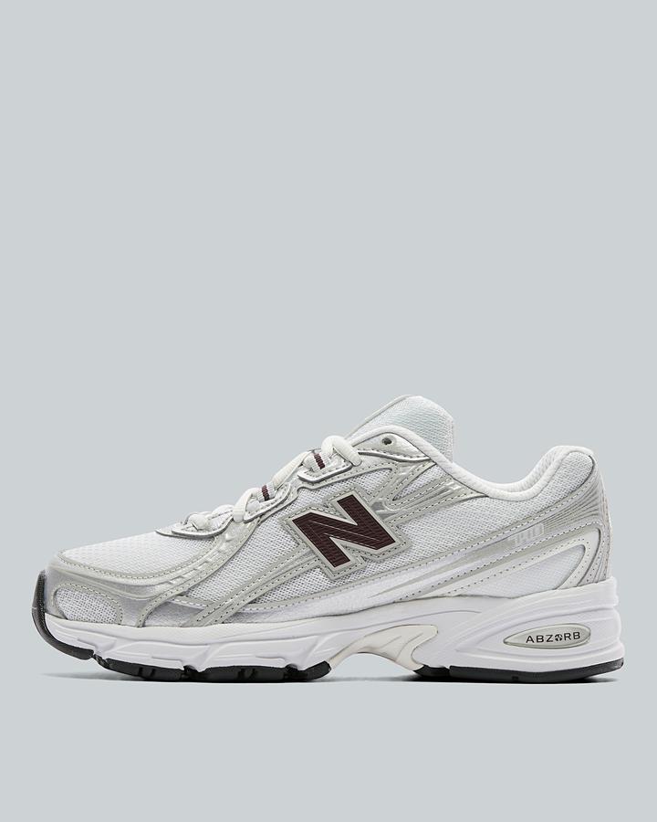 New Balance Women's 740 Trainer - White/Dark Burgundy