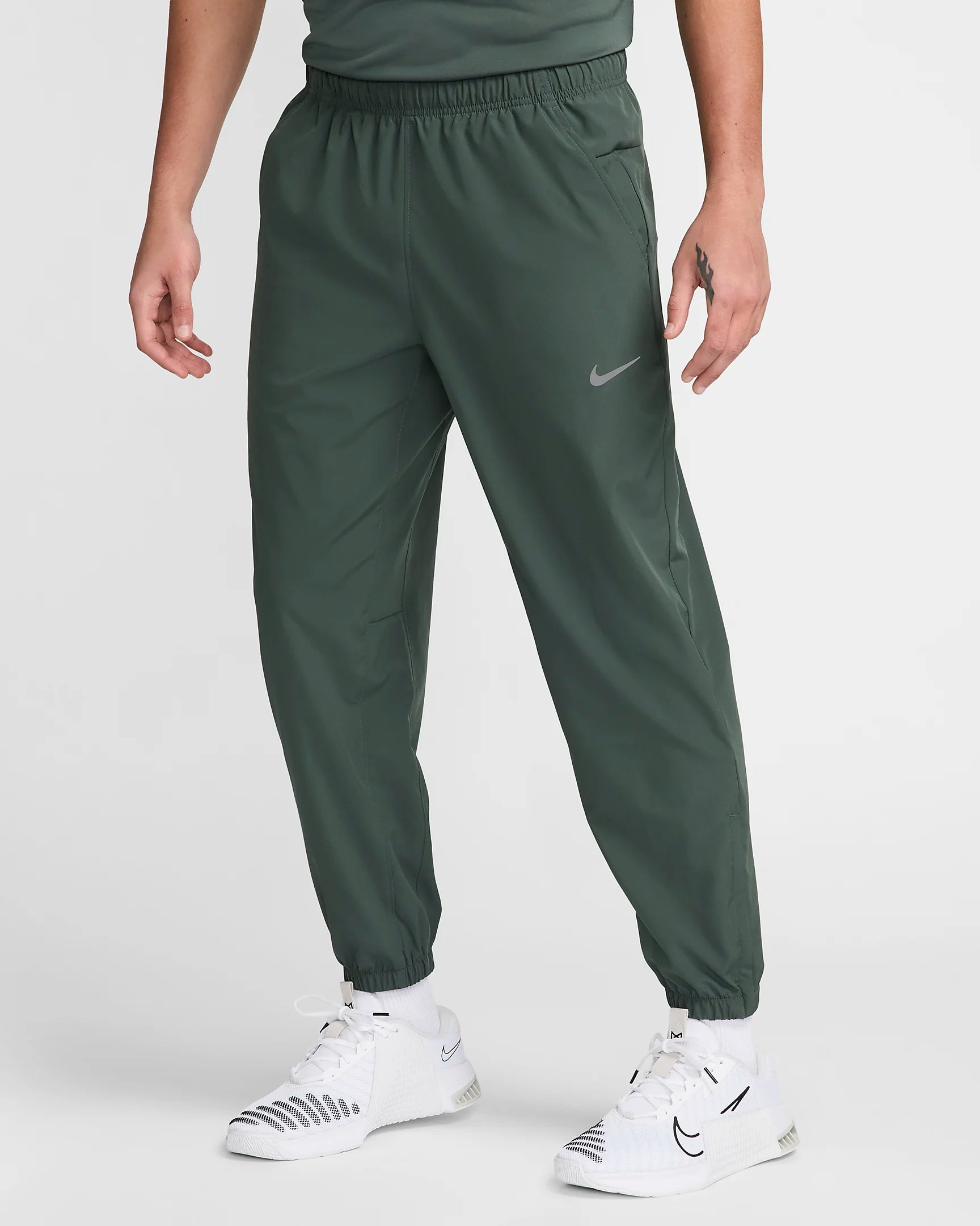 NIKE FORM PANT - VINTAGE GREEN/REFLECTIVE SILVER