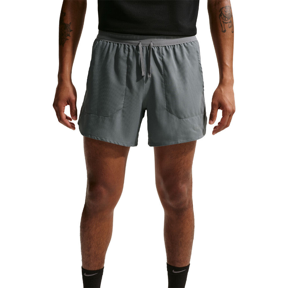 Nike Dri-FIT Stride 5 Inch Brief-Lined Men's Shorts - Smoke Grey/Reflective Silver