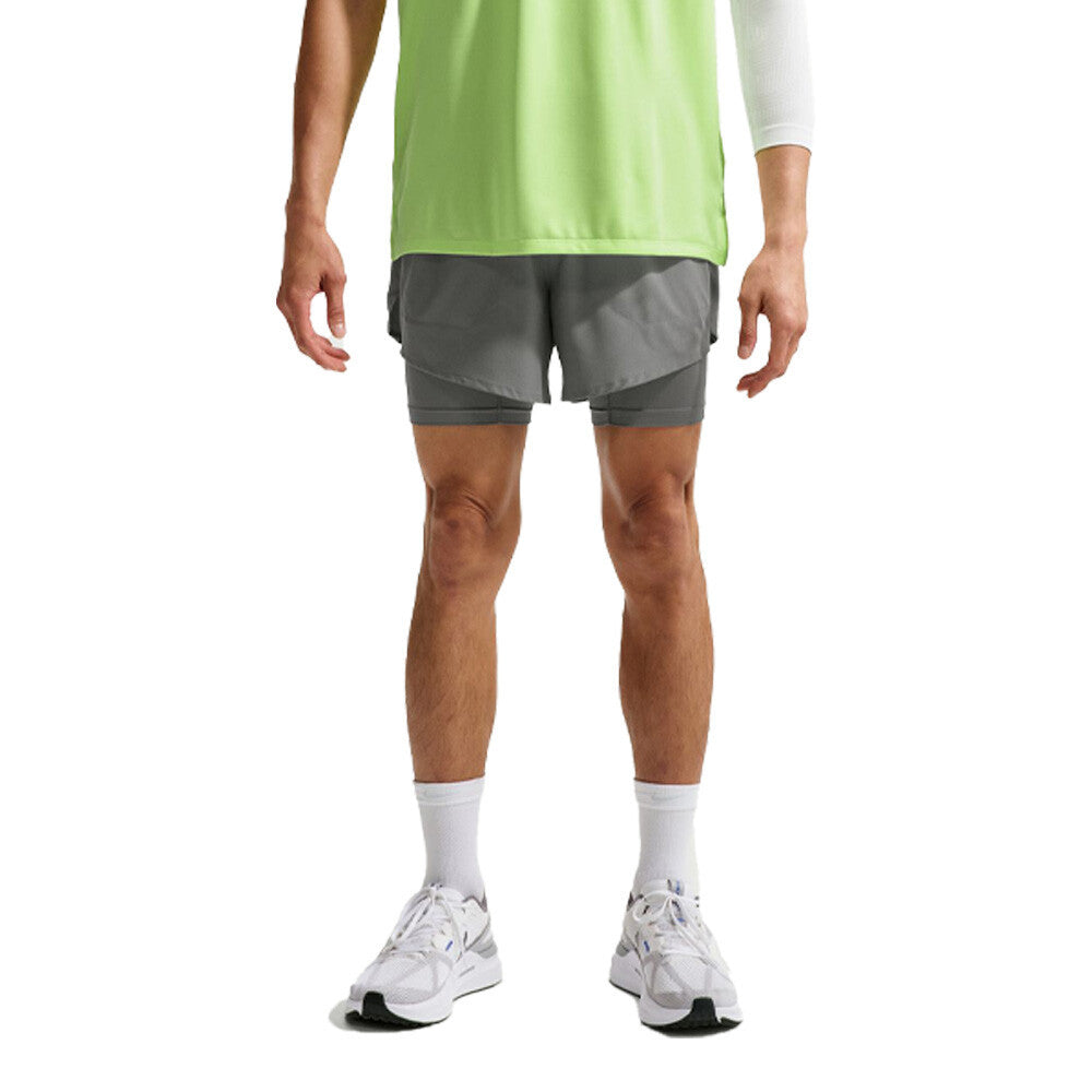 Nike Stride Dri-FIT 5 Inch Hybrid Men's Running Shorts - Smoke Grey/Reflective Silver