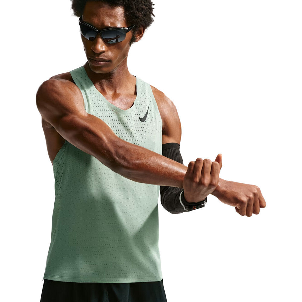Nike Dri-FIT ADV Aeroswift Men's Running Vest - Steam/Black