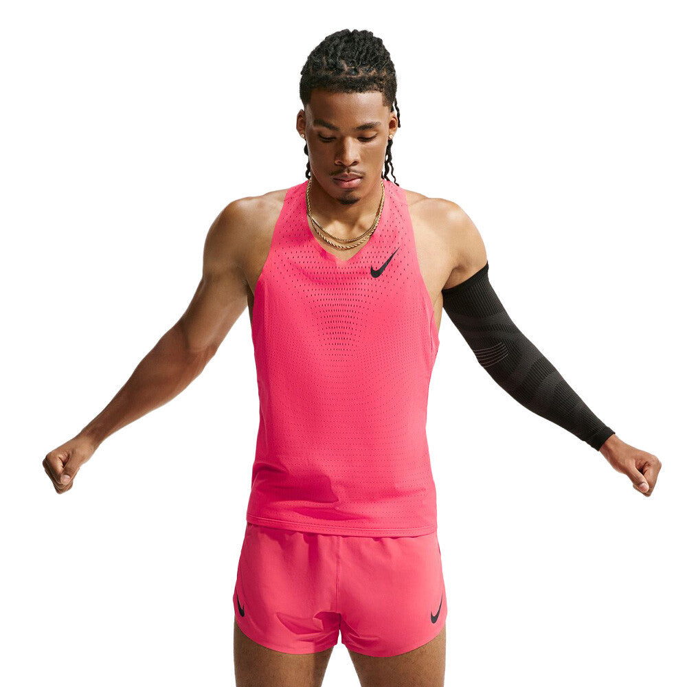 Nike Dri-FIT ADV Aeroswift Men's Running Vest - Fusion Red/Black