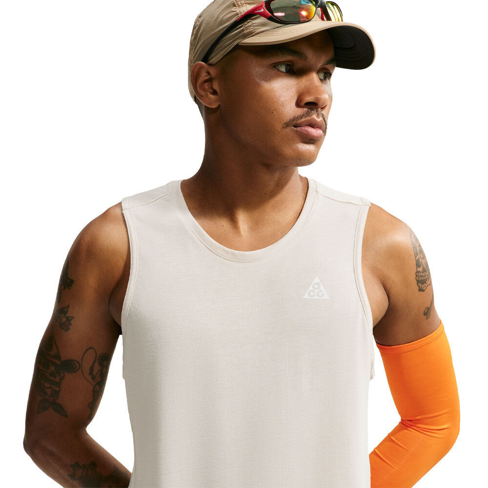 Nike ACG Dri-FIT ADV Solar Chase Men's Trail Running Vest - Light Orewood Brown/Light Orewood Brown/Summit White