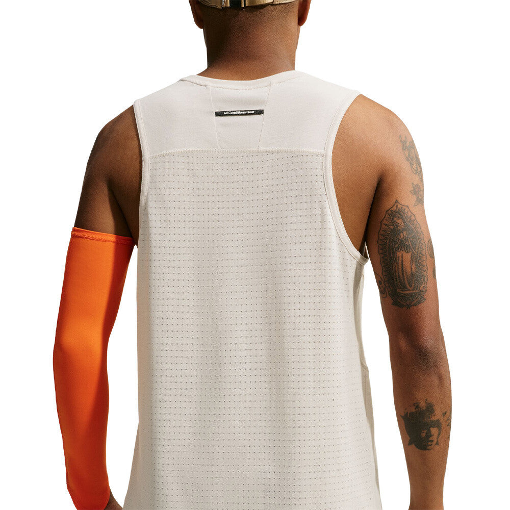 Nike ACG Dri-FIT ADV Solar Chase Men's Trail Running Vest - Light Orewood Brown/Light Orewood Brown/Summit White