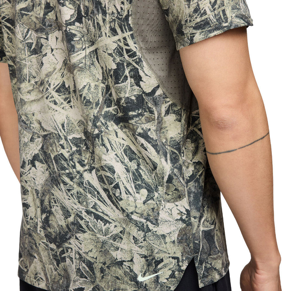 Nike ACG Dri-FIT ADV Solar Chase Men's Trail Running T-Shirt - Sequoia/Light Army/Summit White
