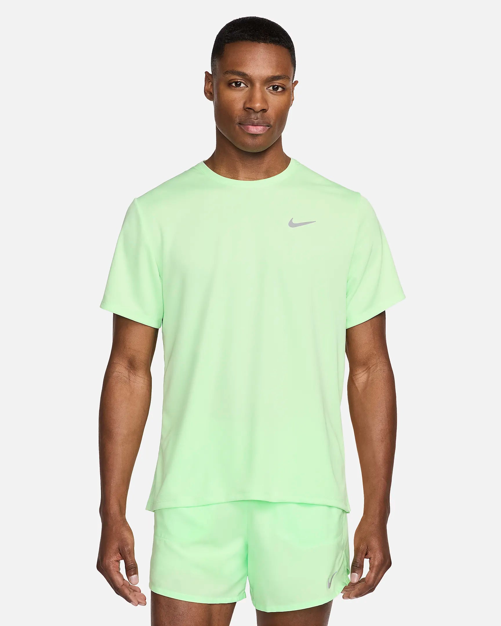 NIKE DRI-FIT MILER T SHIRT - VAPOUR GREEN