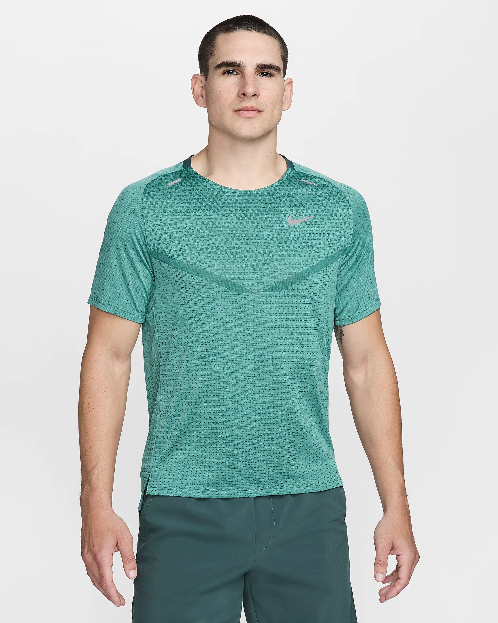 NIKE TECHKNIT T SHIRT - VINTAGE GREEN