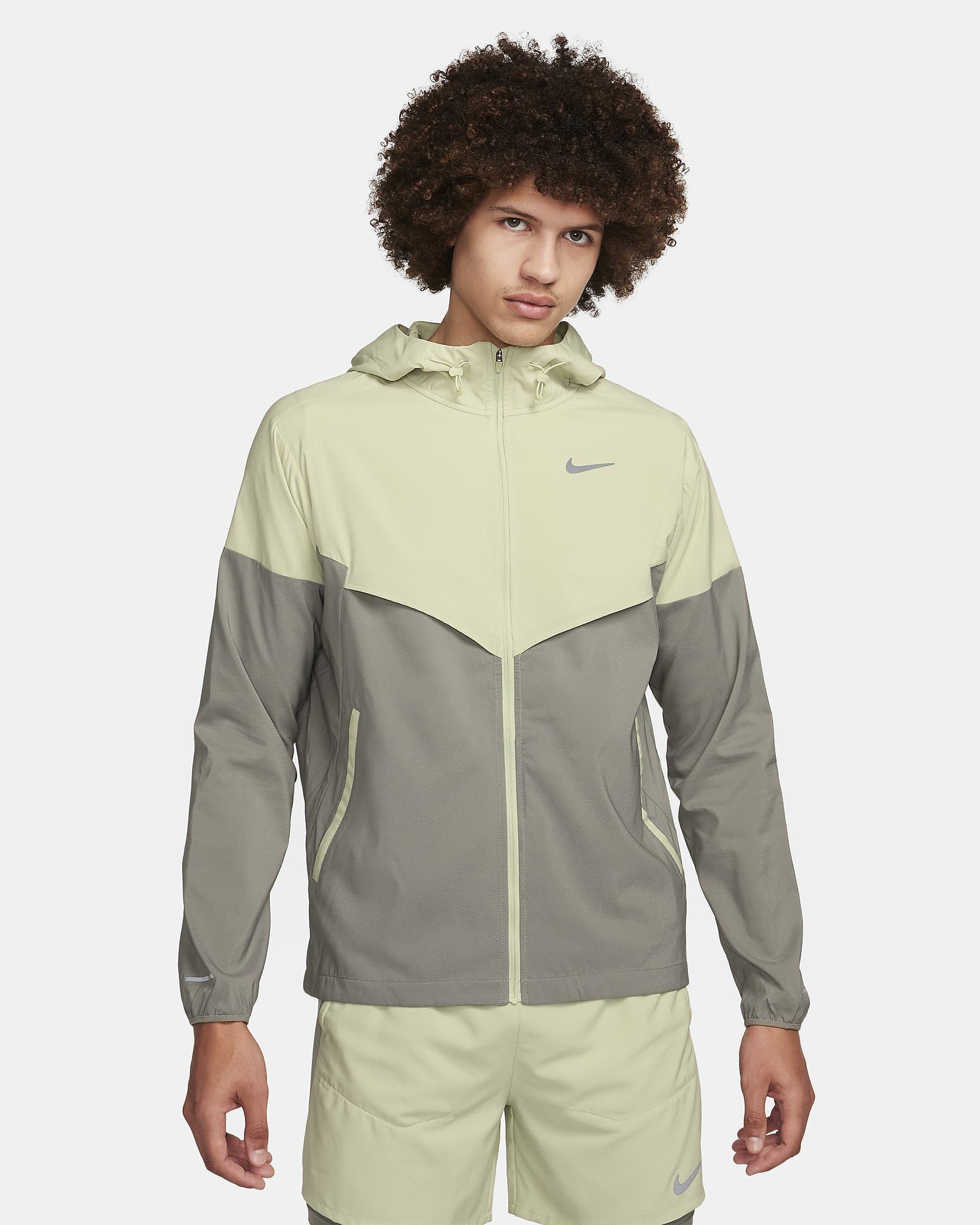 NIKE UV WINDRUNNER - OLIVE